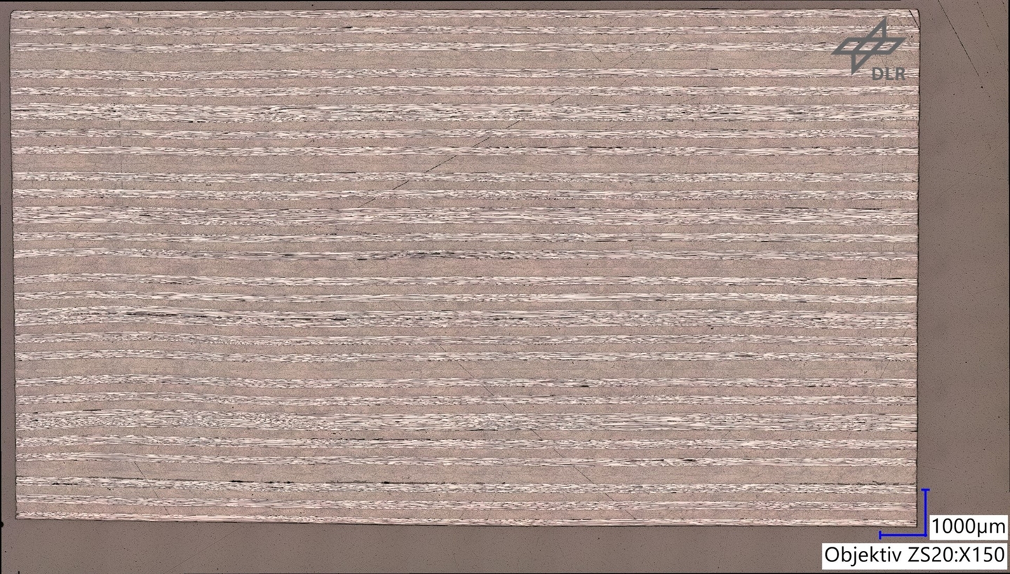 Schliffbild eines ca. 11 mm dicken Laminates,