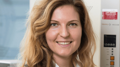 Ein Portraitbild der Forscherin Dorottya Kriechbaumer