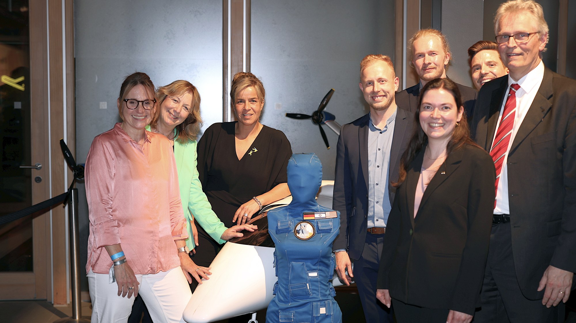 Gäste am Stand des DLR auf dem NRW Fest in der Landesvertretung Berlin