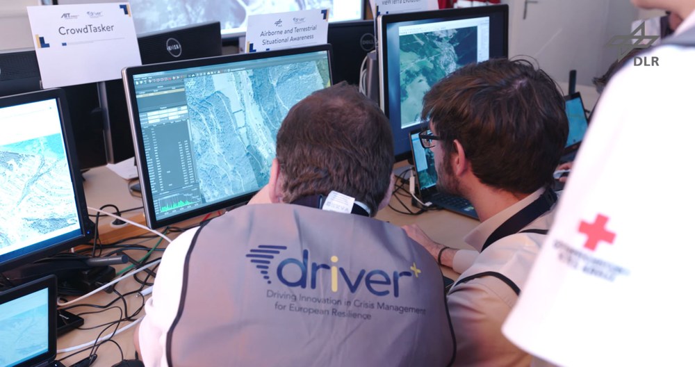 DLR-Forschungsflugzeug Dornier Do 228 D-CODE als Drohnen-Demonstrator bei Katastrophenschutzübung