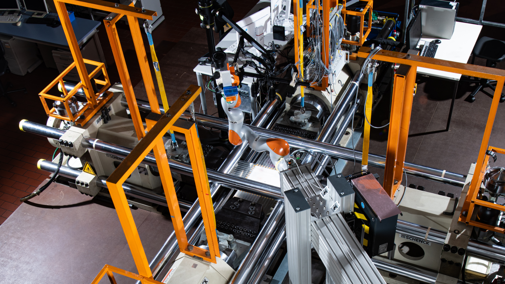 Biaxiale Prüfmaschine