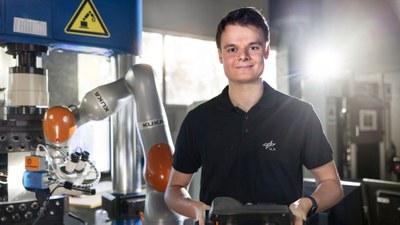 Robotergestütztes HR-DIC-Messsystem für Rissfortschrittsexperimente