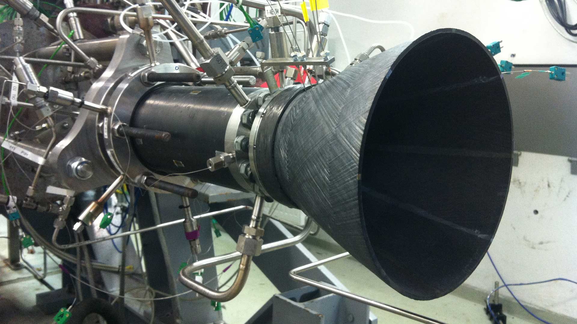 Transpirationsgekühlte keramische HochleistungsRaketenantriebe