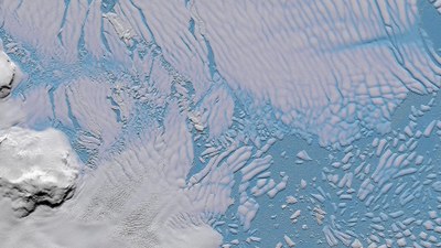 Tan­DEM-X Hö­hen­mo­dell: Brü­chi­ges Schel­f­eis des Thwai­tes Glet­scher