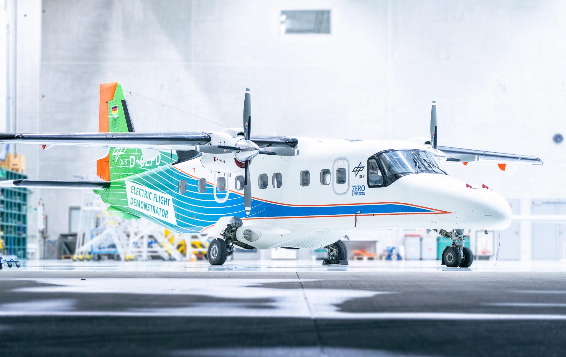 Das neue DLR-Forschungsflugzeug „DO 228“ D-CEFD