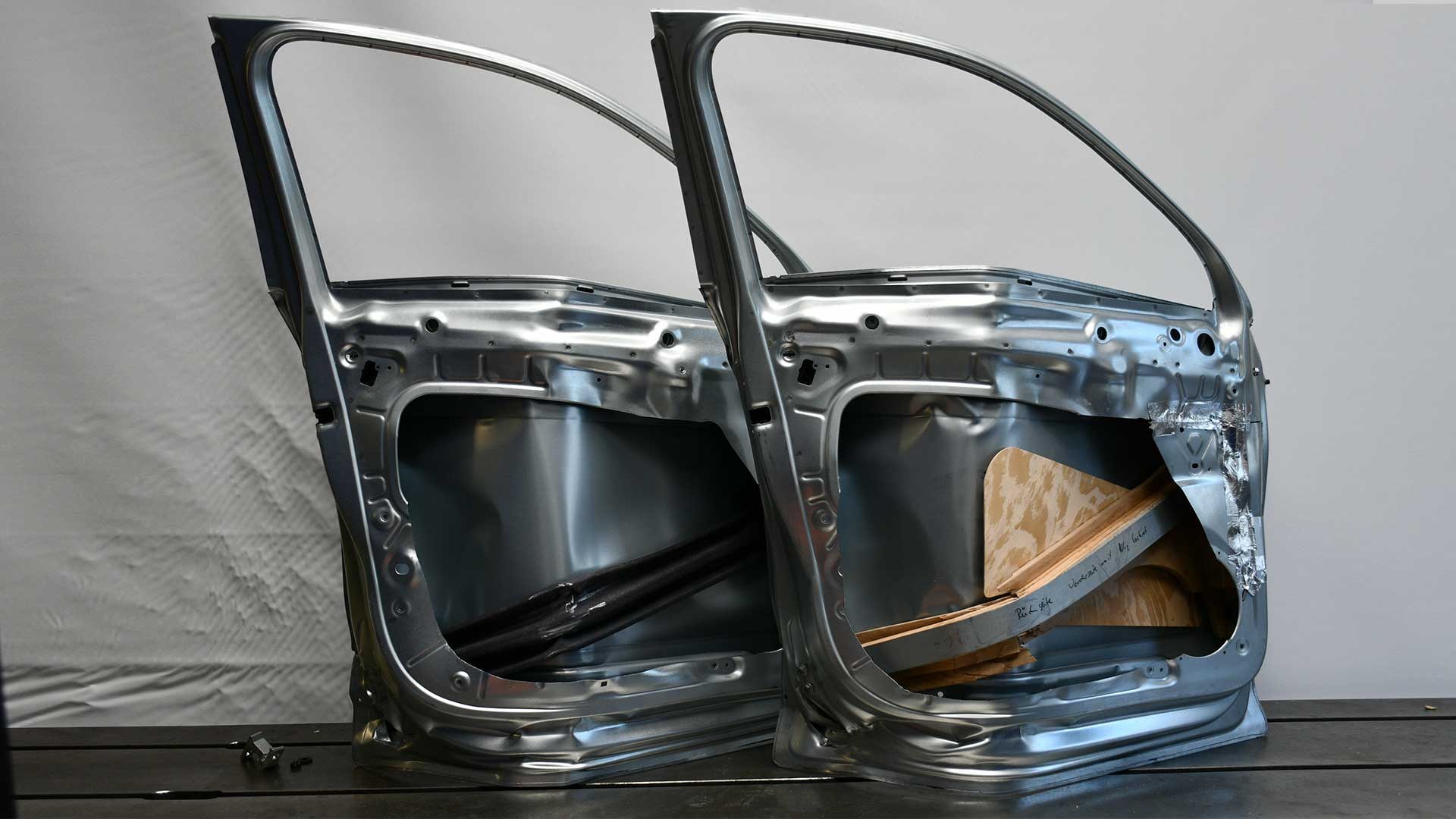 Zwei Türen im Vergleich