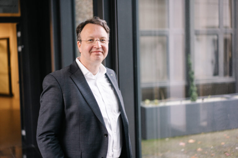 Prof. Dr. Frank Köster