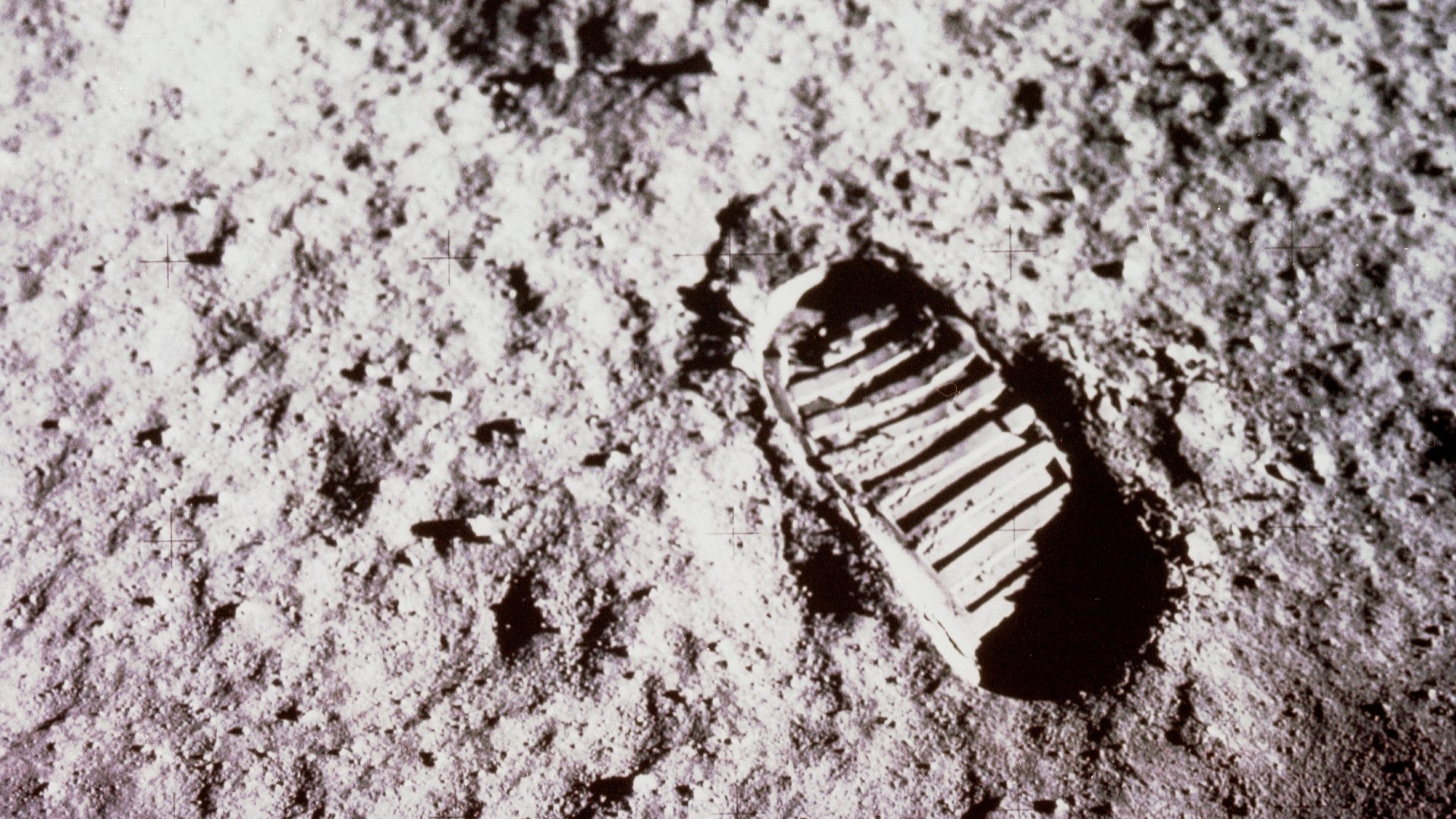 Der Stiefelabdruck von Buzz Aldrin auf dem Mond.