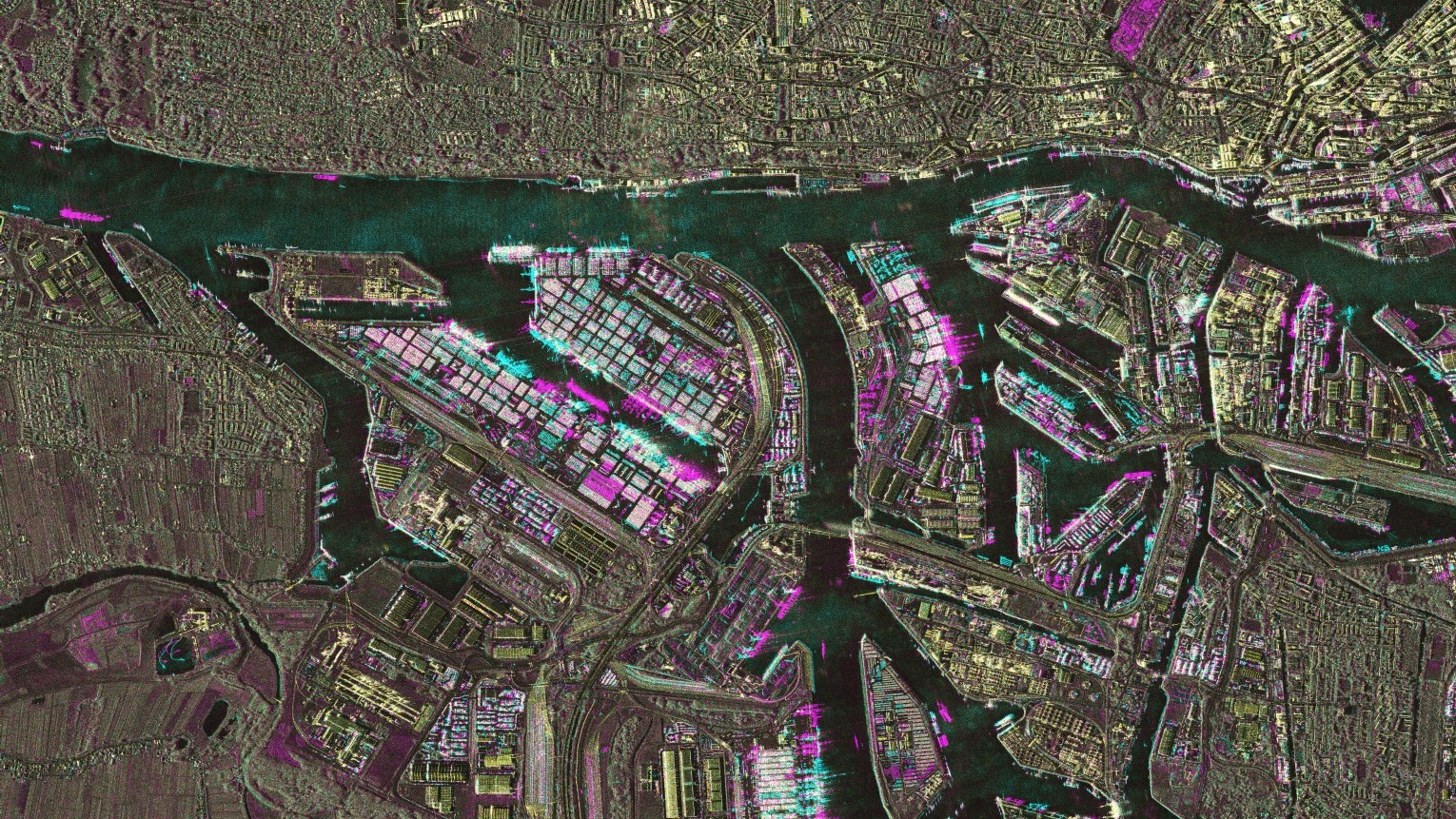 Der Hamburger Hafen aus Sicht des Radarsatelliten TerraSAR-X.