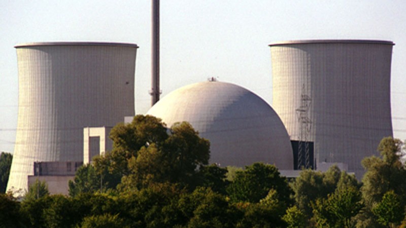 In Kernkraftwerken wird radioaktives Material genutzt, um Wasserdampf zu erzeugen. Bild: BMU