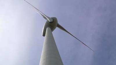 Die Kraft des Winds wird heute verstärkt genutzt, um Strom zu erzeugen. Bild: BMU