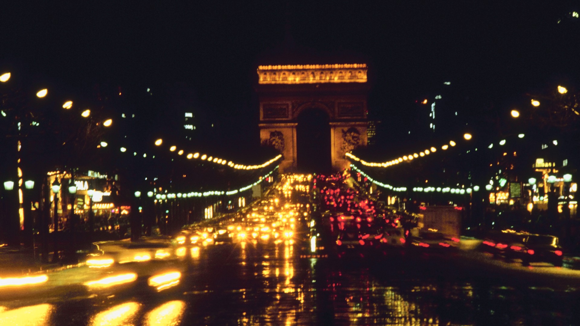 Die berühmte Prachtstraße Champs-Elysées in Paris