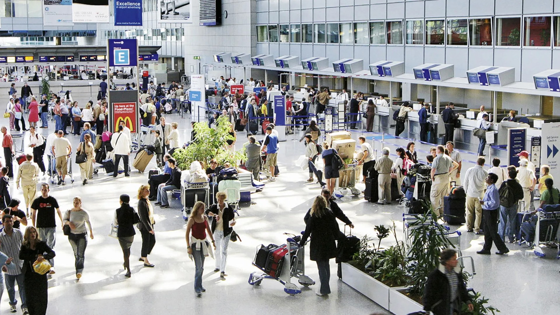 Fluggäste am Flughafen