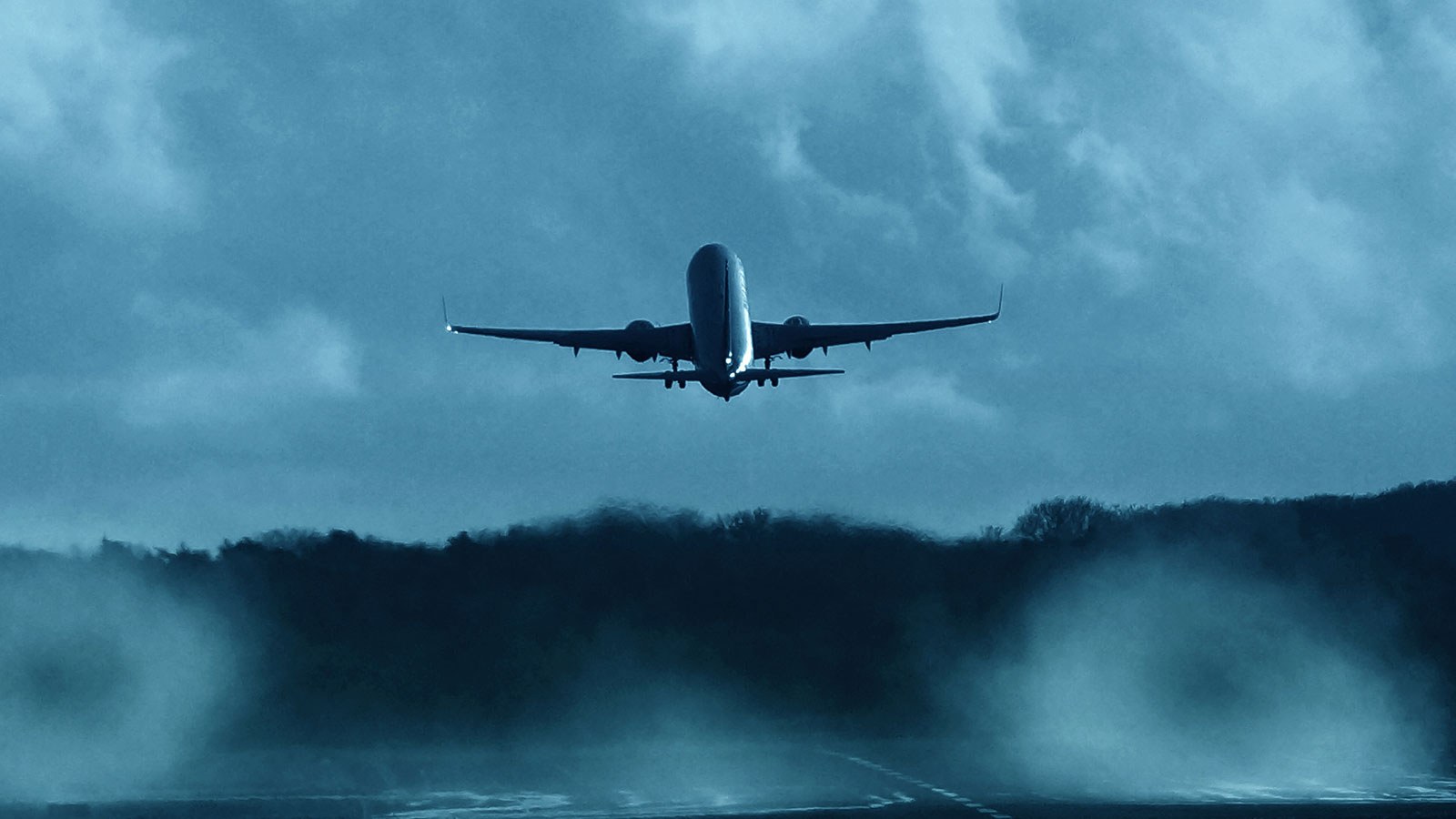 Wirbelschleppen hinter einem Flugzeug