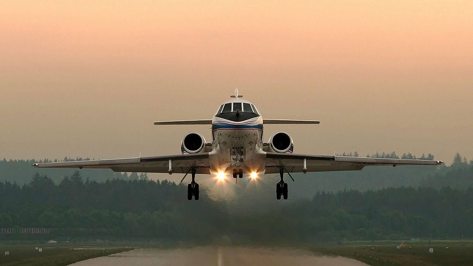 Ein DLR-Forschungsflieger hebt ab