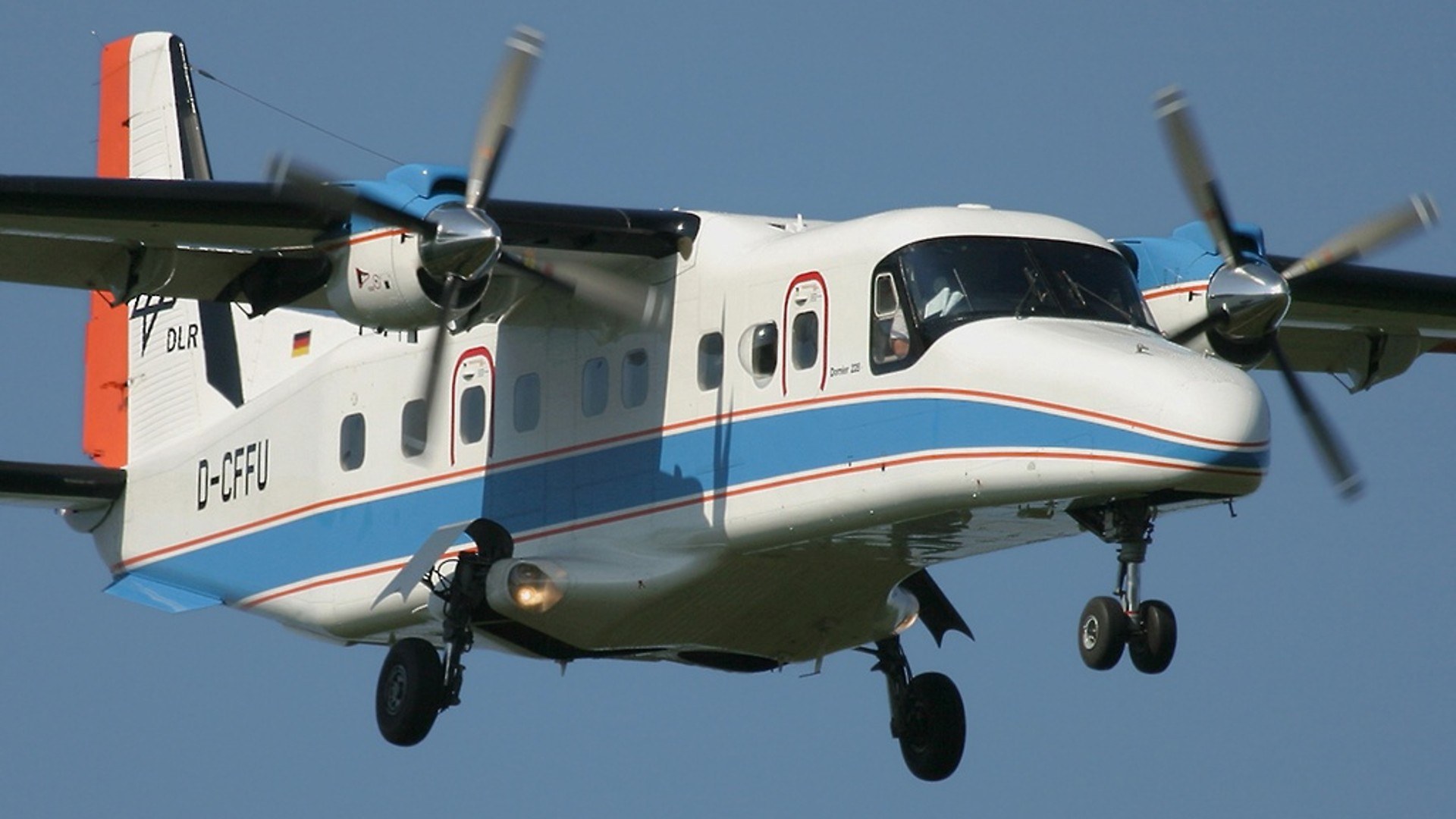 zweimotorige Turboprop-Maschine Dornier Do 228-212
