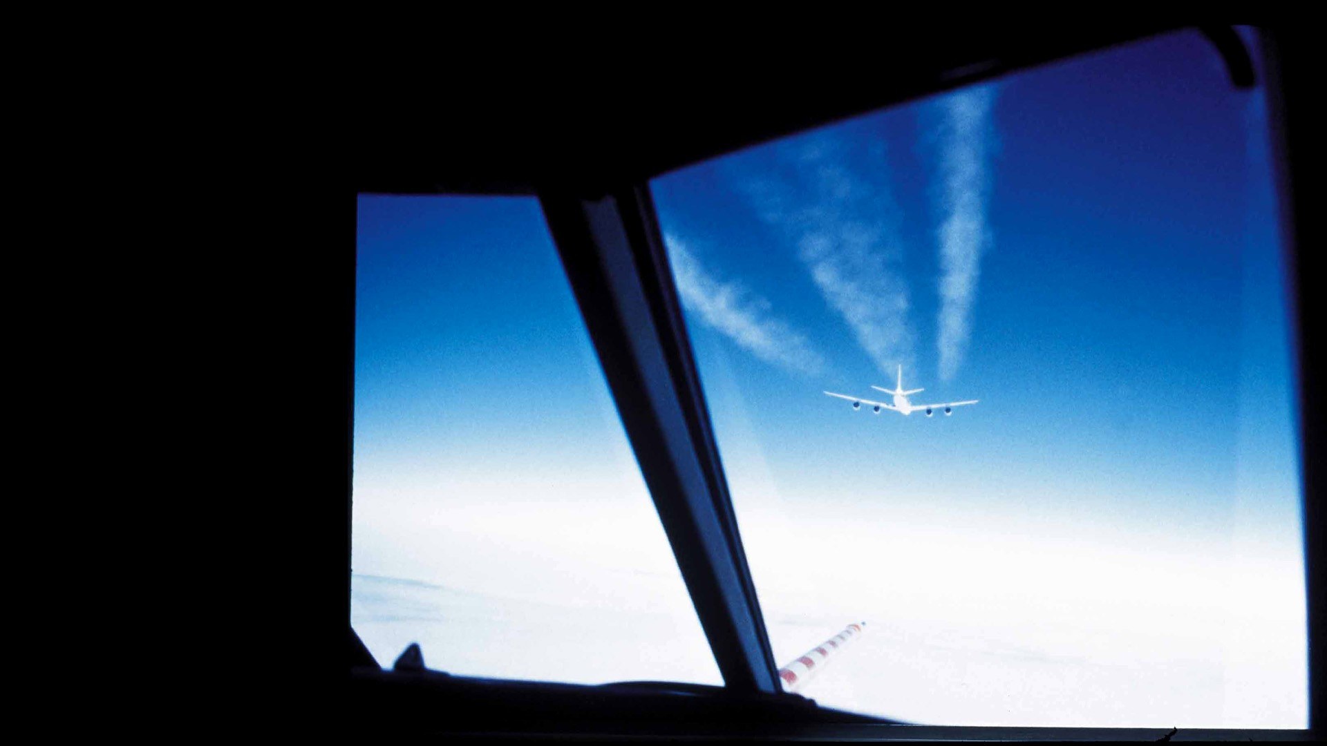 Ein DLR-Forschungsflugzeug verfolgt hier eine andere Maschine