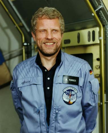 Reinhard Furrer war ein deutscher Wissenschafts-Astronaut, der 1985 im Rahmen der sogenannten D-1 Mission zahlreiche Versuche in Schwerelosigkeit durchführte. Dabei umrundete die US-Raumfähre Challenger vom 30. Oktober bis zum 6. November 1985 über 100 Mal die Erde. Es war der letzte Flug der Challenger: Beim darauf folgenden Start explodierte die Raumfähre mit sieben amerikanischen Astronauten an Bord. Reinhard Furrer starb 1995 bei einem Flugzeugabsturz.