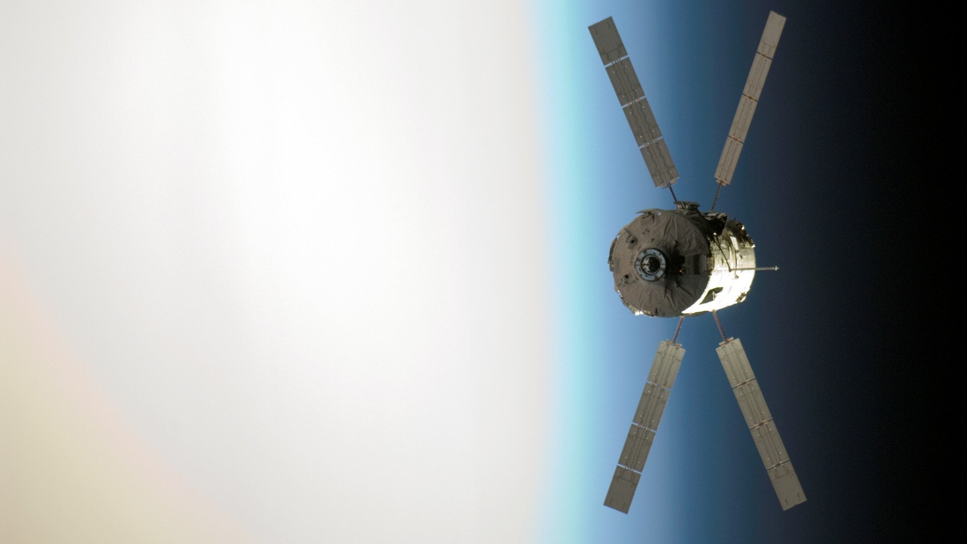 Hier näherte sich ein ATV der ISS.