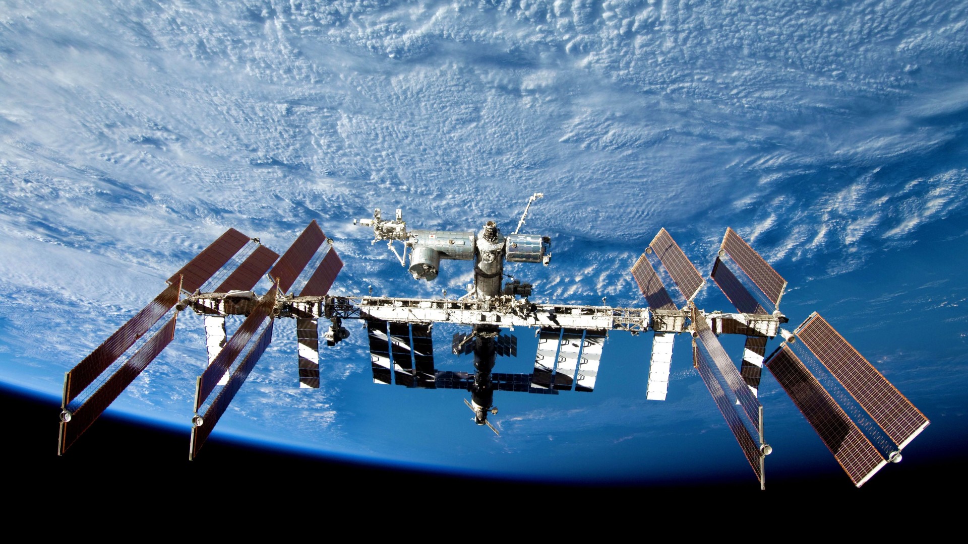 Als eine Raumfähre im September 2009 wieder von der ISS abgedockt hatte, machte einer der Astronauten dieses eindrucksvolle Foto von der Raumstation.