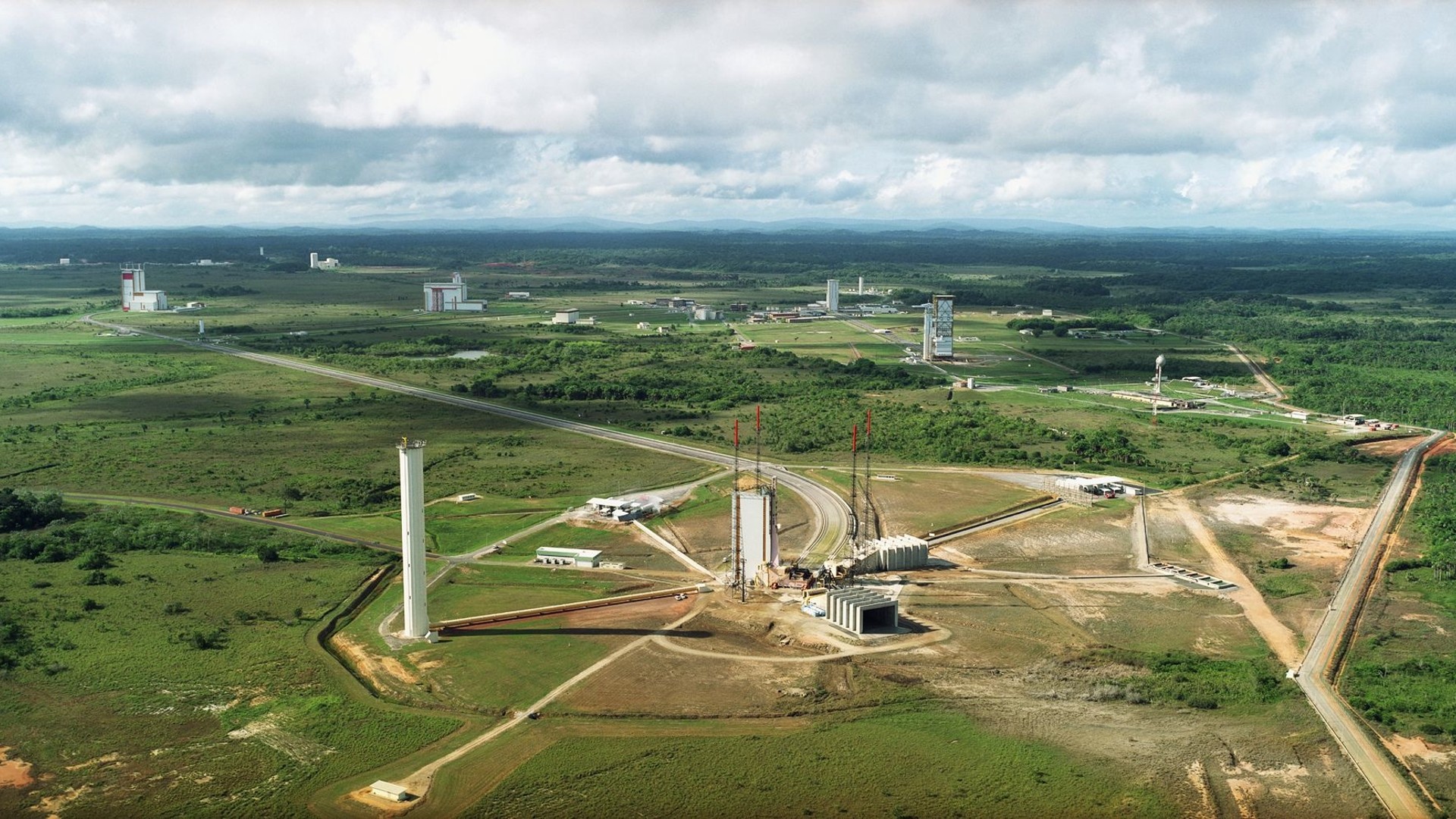 Das riesige Startgelände von Kourou grenzt direkt an den Dschungel.