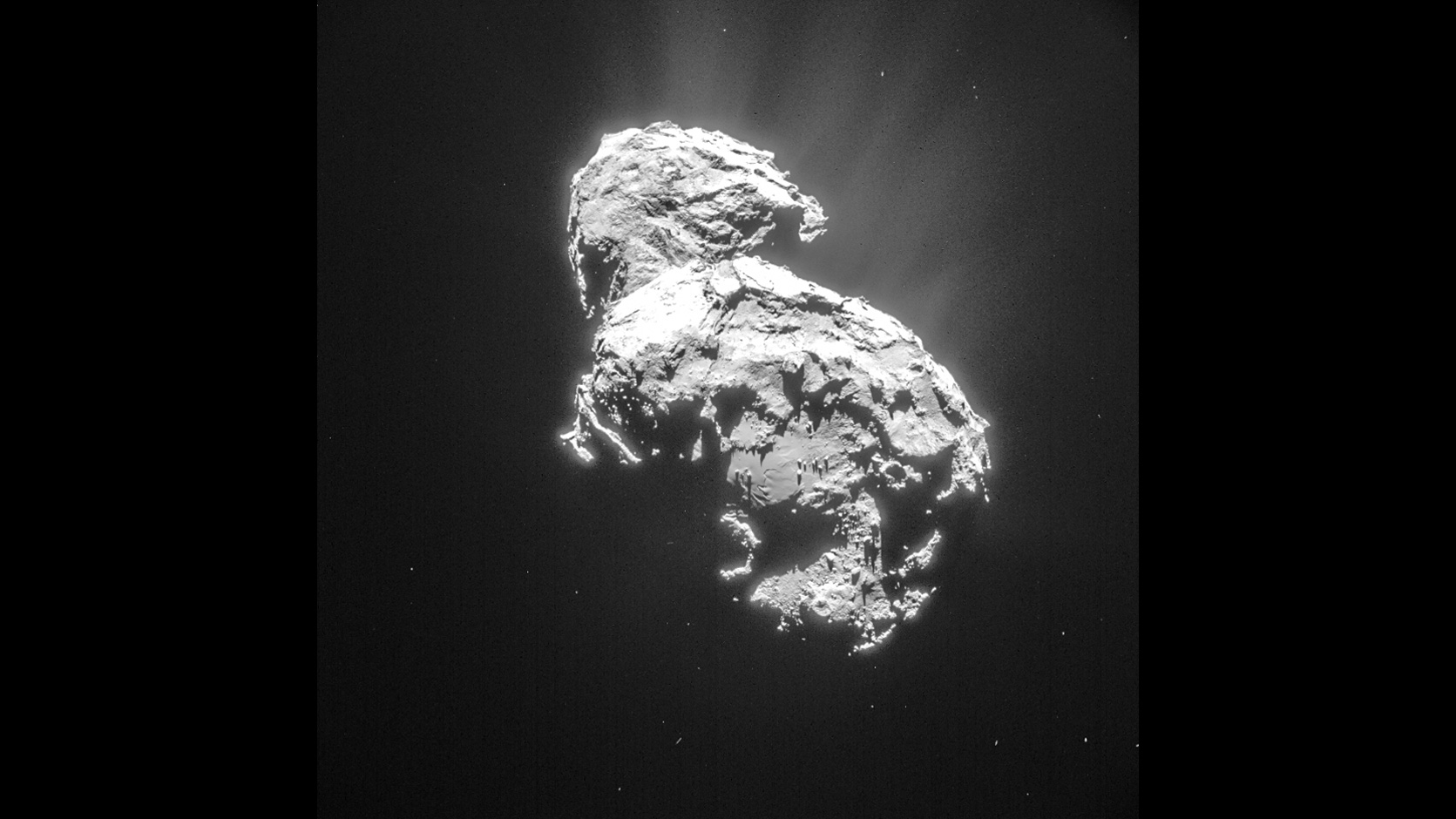 Rosetta Aufnahme des Kometen aus 83 Kilometern Distanz