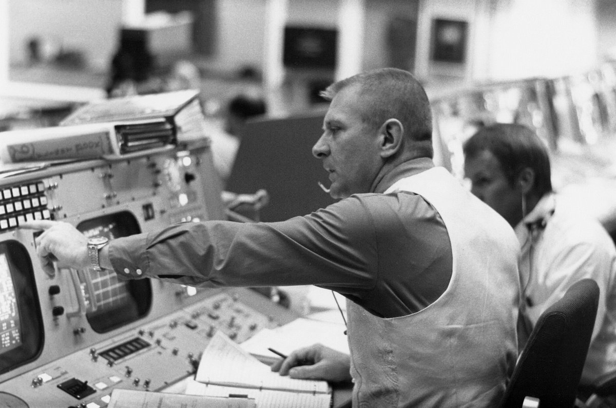 Flugdirektor in Houston ist Gene Kranz