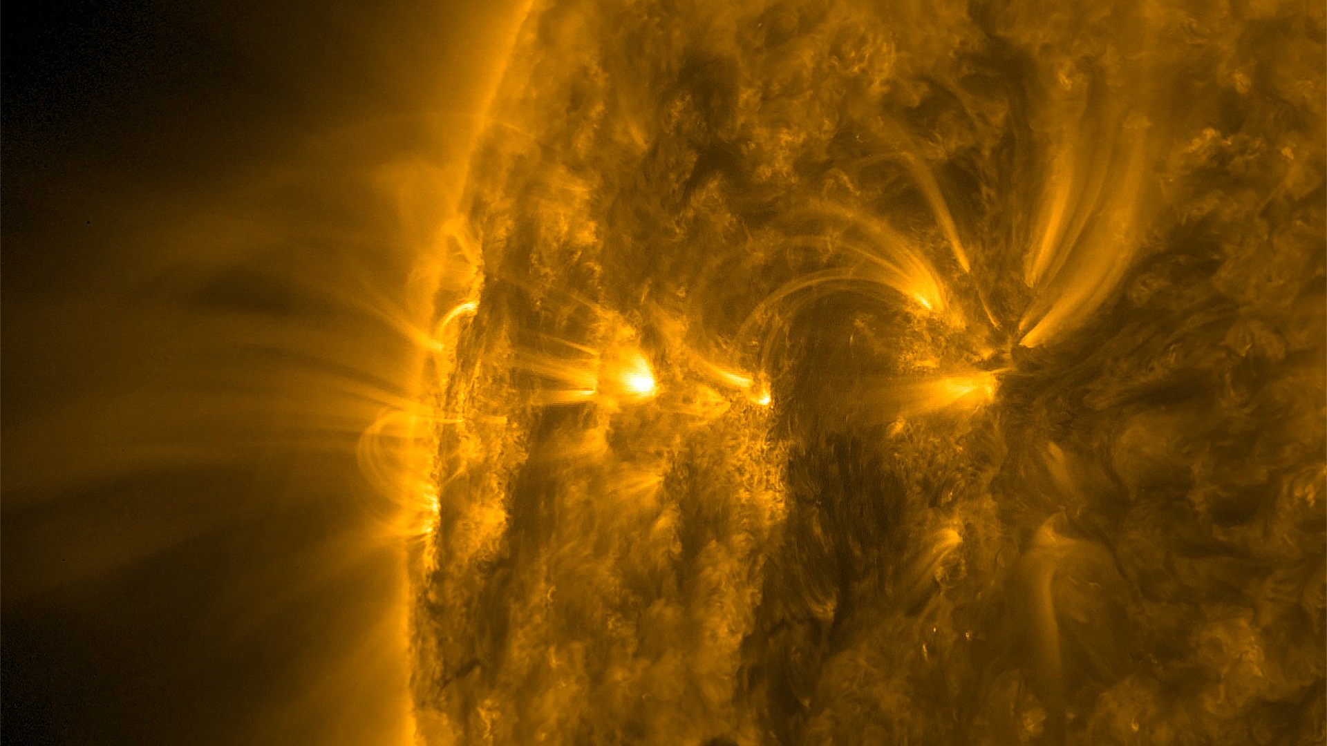 Auf der Sonnenoberfläche kommt es immer wieder zu Ausbrüchen.