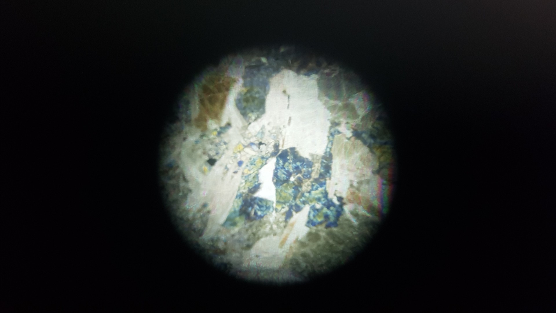 Meteorit (aufgenommen mit einem Polfilter)