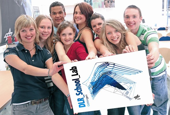 Jugendliche im DLR_School_Lab Göttingen