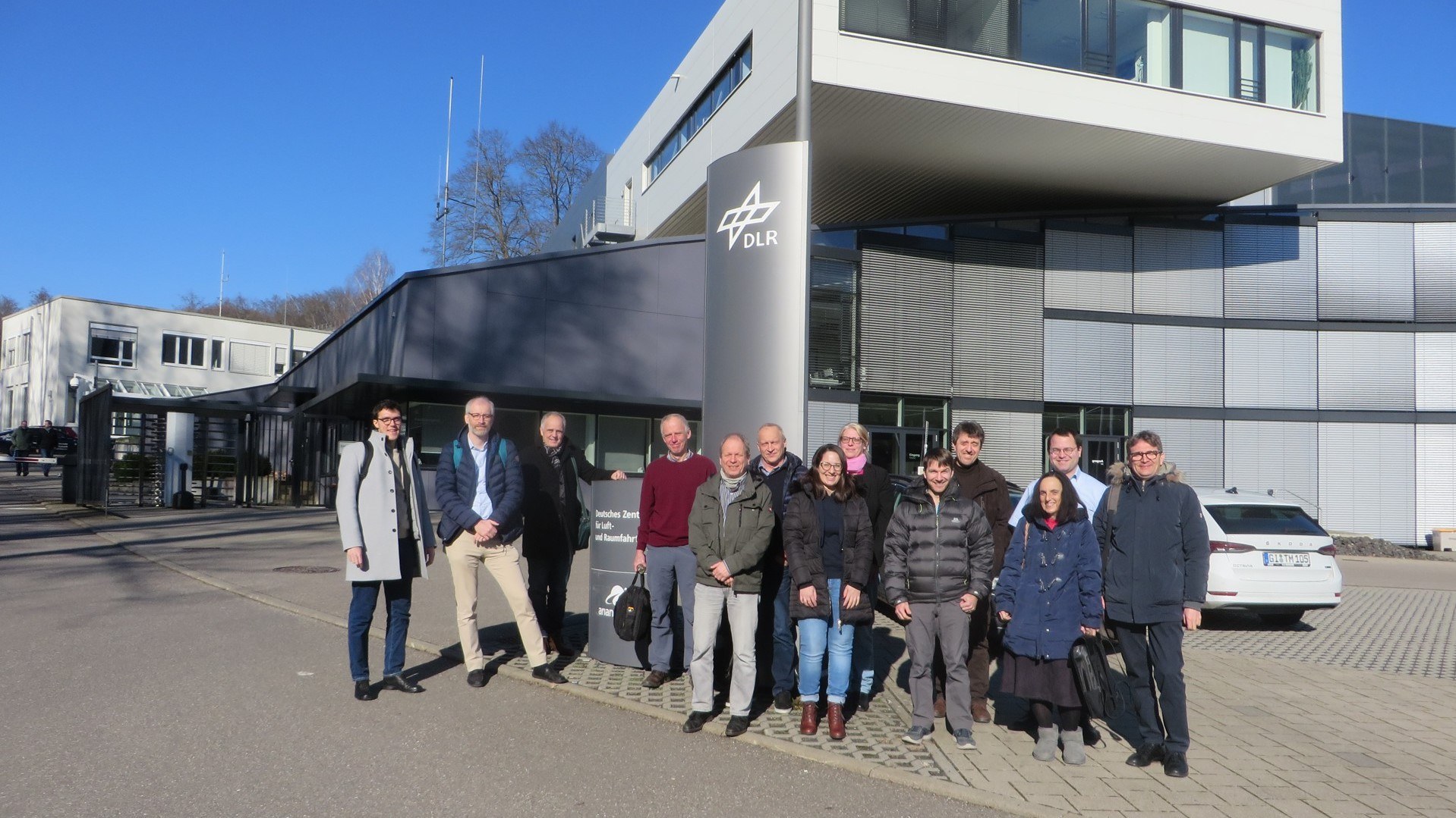 Auf dem Bild zu sehen sind die Mitglieder des ELVHyS-Projektteams beim Kick-Off am DLR-Standort Lampoldshausen