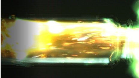 Das Bild zeigt eine Selbstzündung eines Treibstoffes.