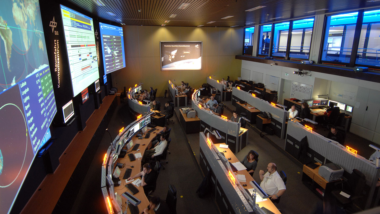 Hauptkontrollraum im Deutschen Raumfahrtkontrollzentrum (GSOC)