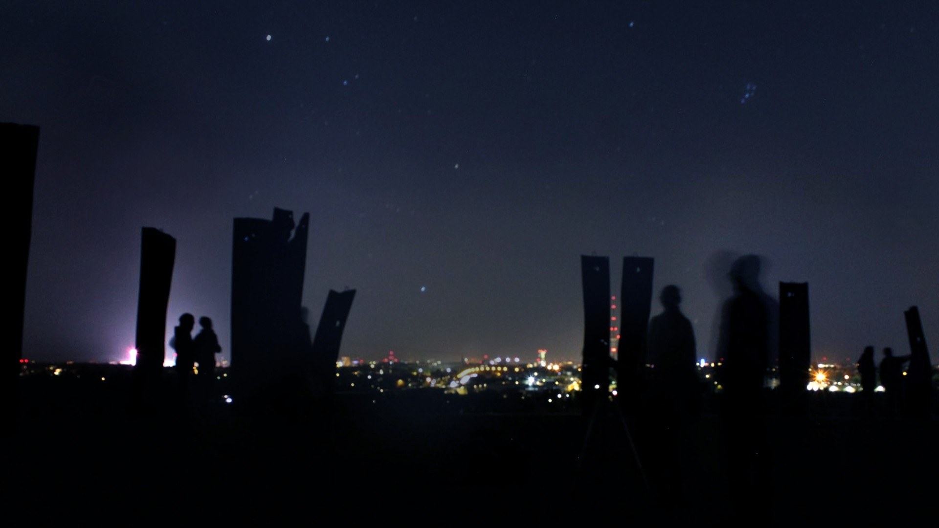 Die Clubmitglieder bei der Beobachtung des Sternenhimmels