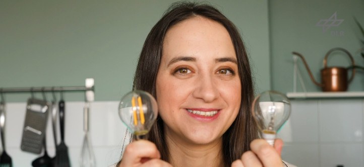 Sina mit LED und Glühlampe