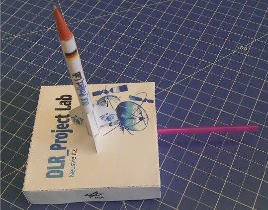 Trinkhalm-Rakete zum Selberbauen