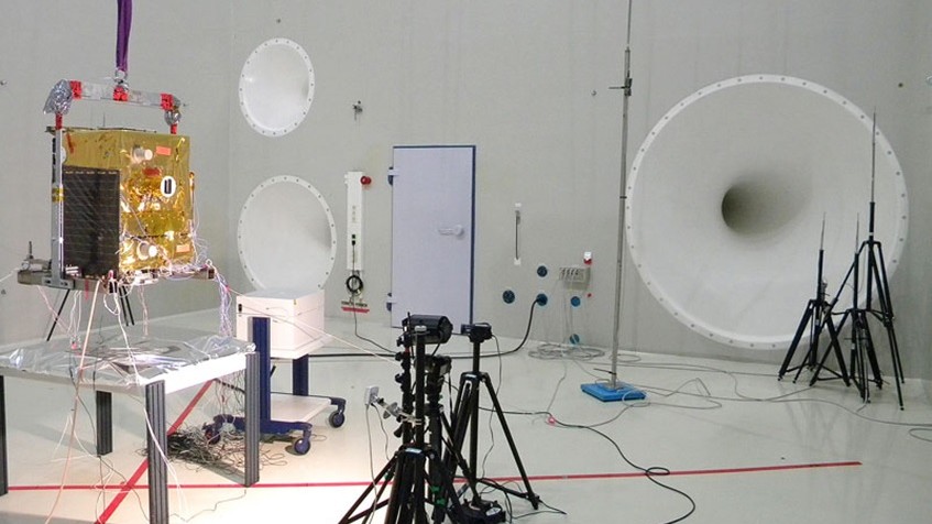 TET-1 vor dem Start im Labortest