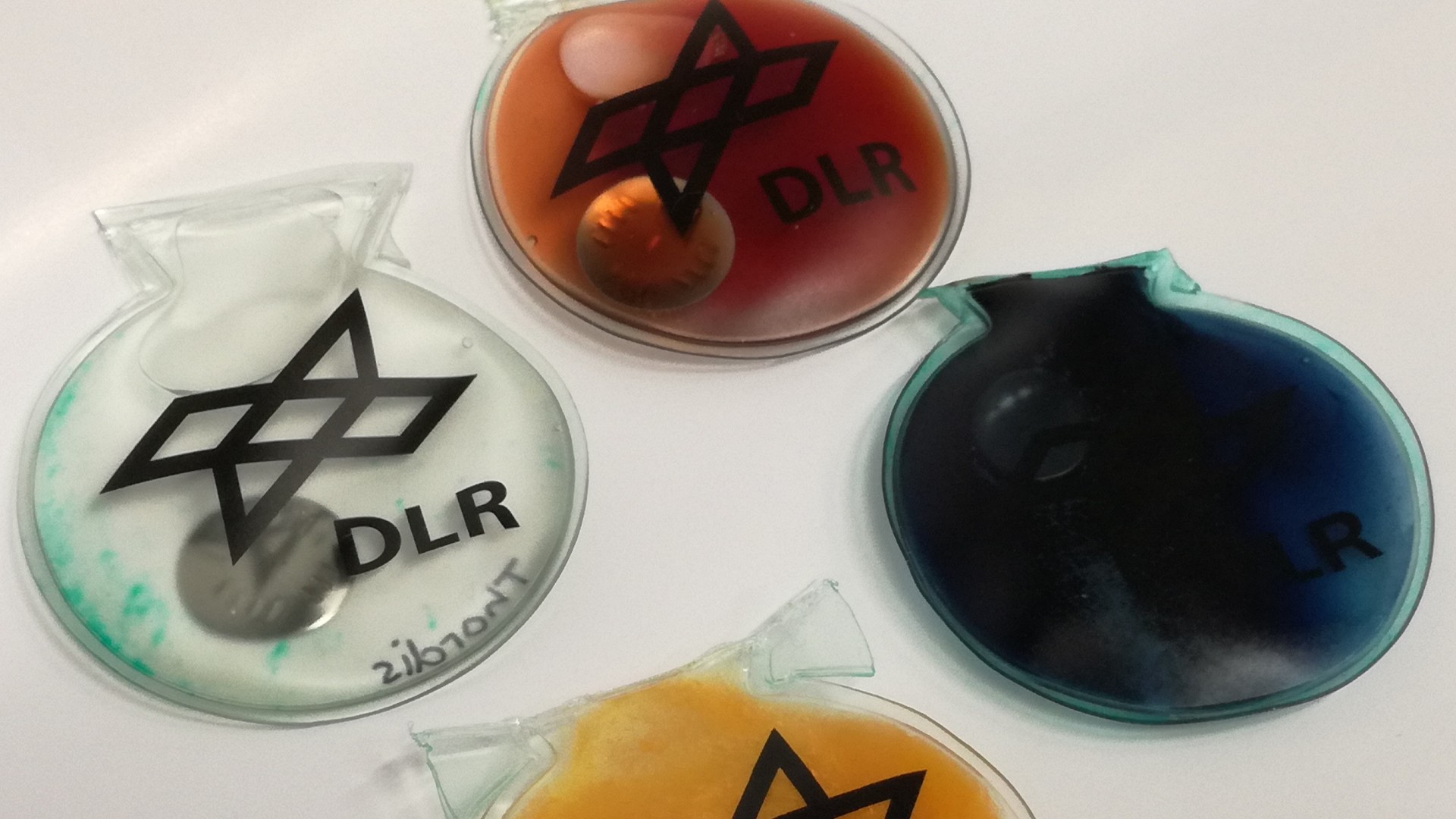 Taschenwärmer mit DLR Logo