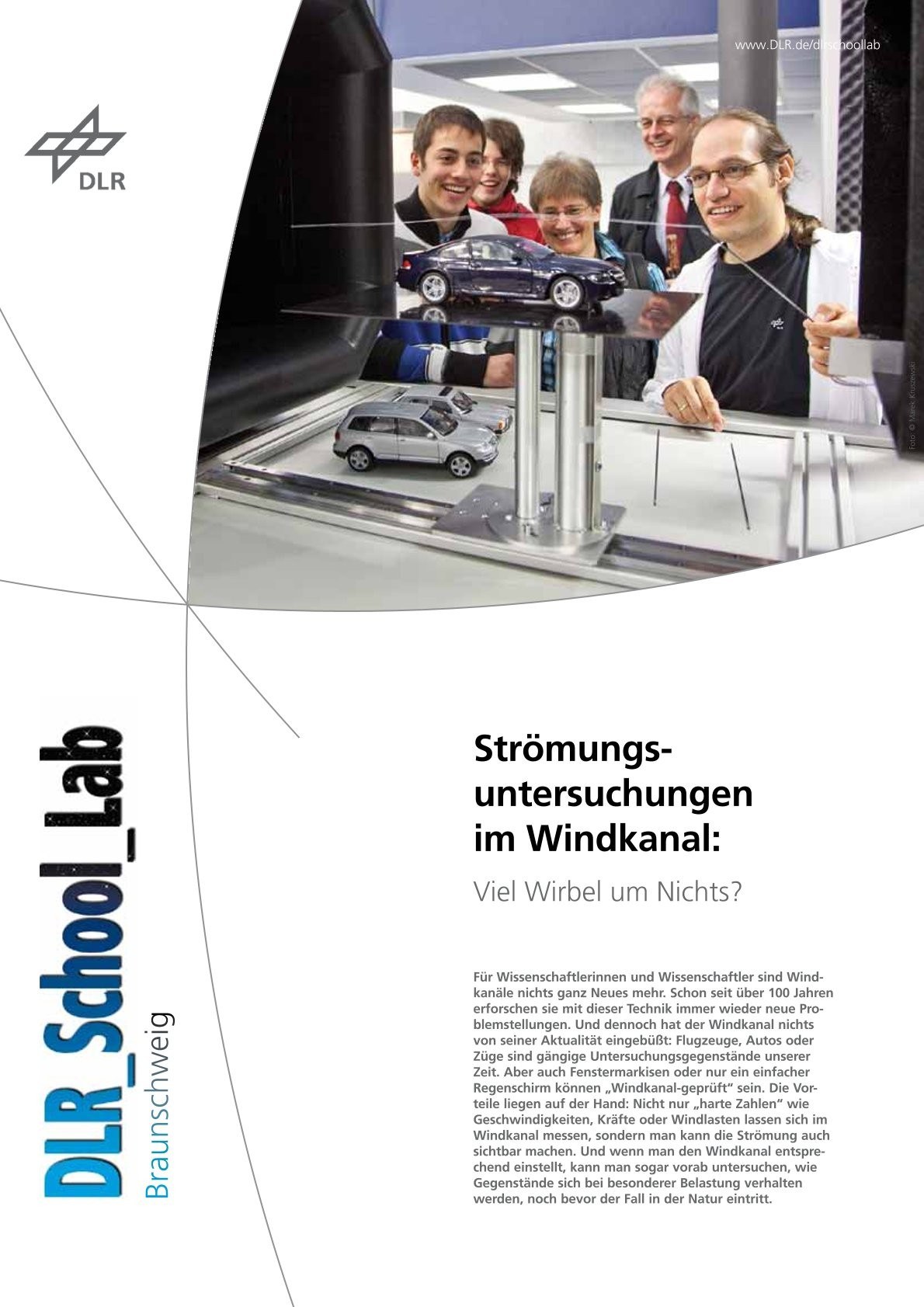 Vorschaubild zu Broschüre Strömungsuntersuchungen im Windkanal