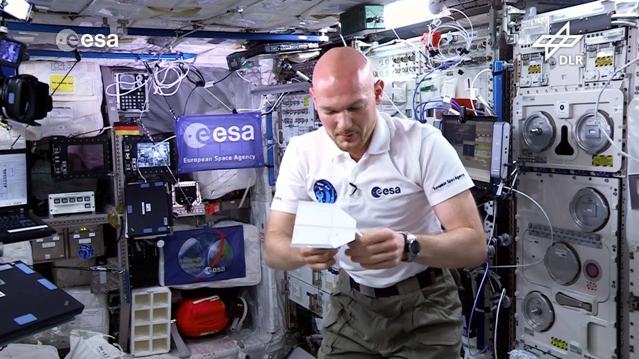 Papierflieger und Mini-Heli (Flying Classroom)