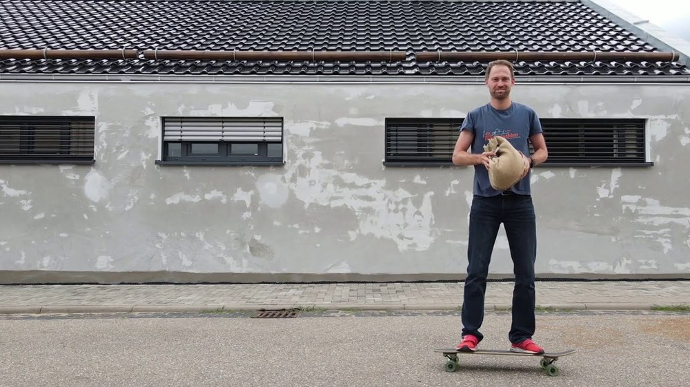 Rückstoßprinzip auf dem Skateboard