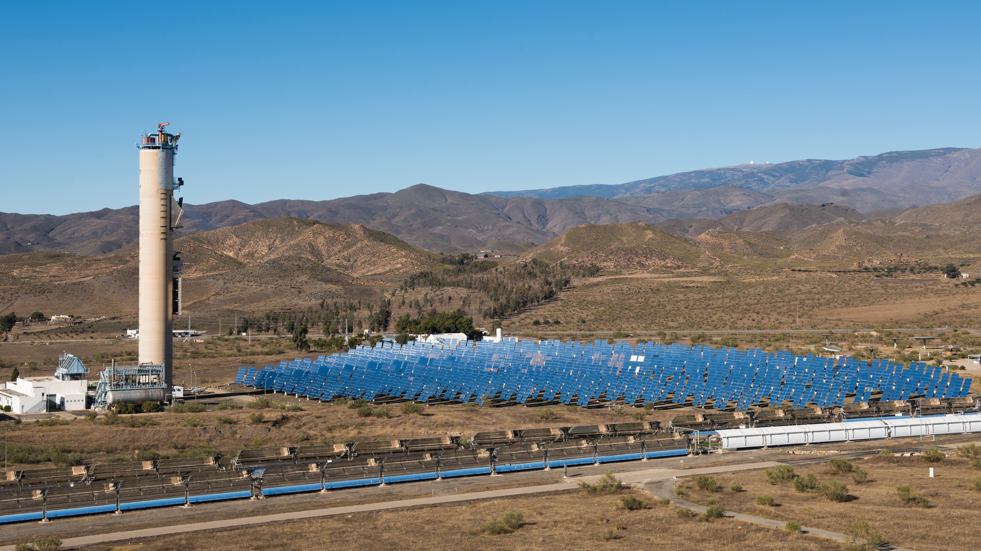 Die Anlagen gehören zur Plataforma Solar de Almería in Spanien. Eigentümer und Betreiber ist das spanische Forschungszentrum CIEMAT.
