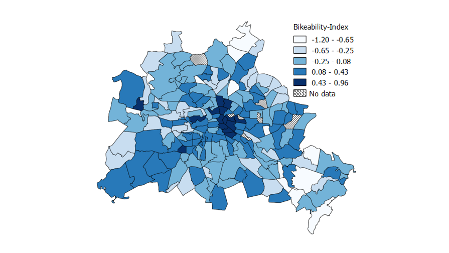 Eine Karte Berlins. In verschiedenen Blau-Abstufungen von Weiß bis Dunkelblau wird die Fahrradfreundlichkeit der einzelnen Bezirke dargestellt. Je dunker die Farbe, desto besser ist der Bezirk mit dem Fahrrad erschließbar.