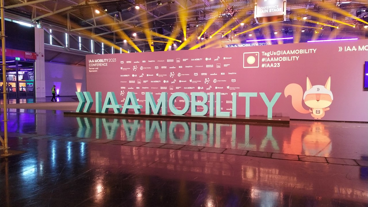 Zu sehen ist das Atrium der IAA Mobility 2023