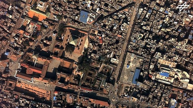 Einzelnes Luftbild des Durbur Square in Kathmandu vor dem Erdbeben als Senkrechtaufnahme mit 10 Zentimeter Bodenauflösung.
