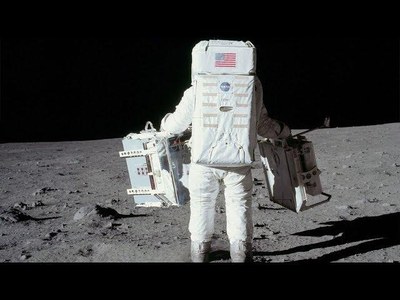 Standbild - Video: Moon landing music video - High-resolution Apollo 11 images