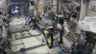 Standbild – Video (engl.): AeroAstroMIT – How to reach a tumbling target in space