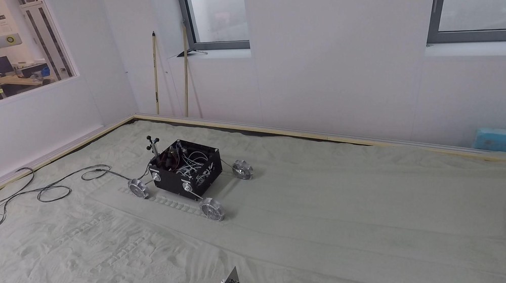 Video: Modell des MMX-Rovers bei Tests am Prüfstand
