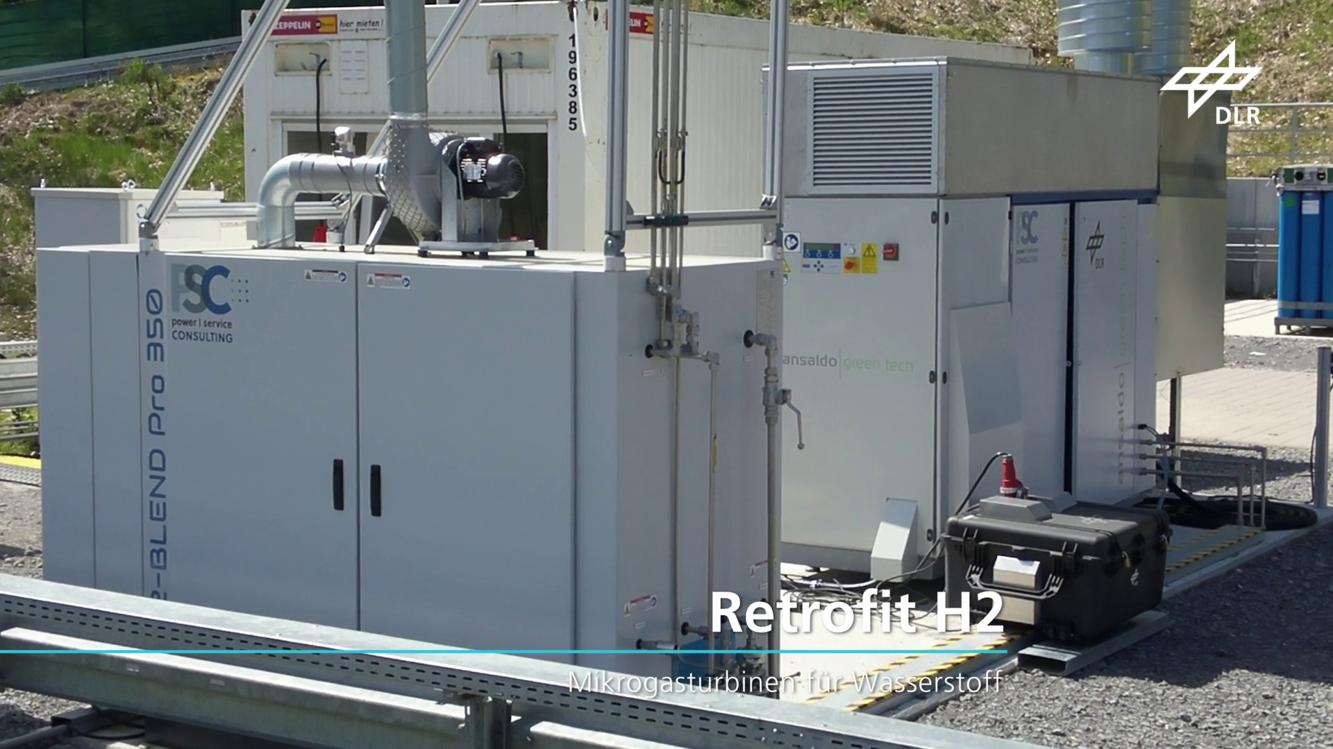 Mikrogasturbine in Retrofit-H2-Pilotanlage mit Verteil- und Mischstation.