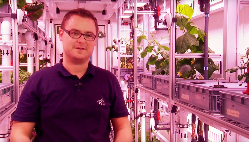Video EDEN ISS greenhouse in Antarctica for space